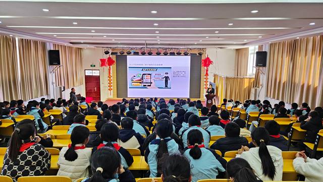 滑县锦和街道英民小学 普法教育护成长